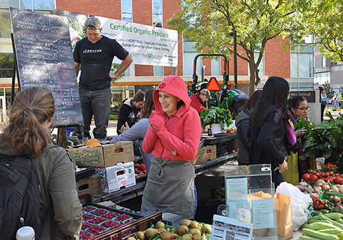 The Guelph Centre for Urban Organic Farming (GCUOF) hosts a weekly farmer’s market 