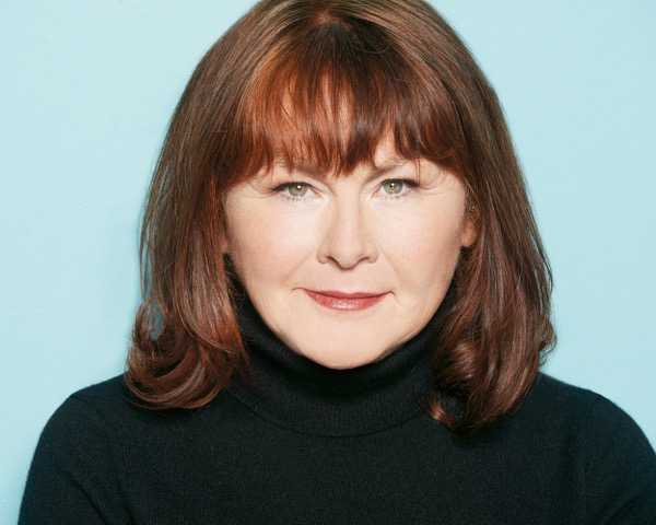 heashot of Mary Walsh