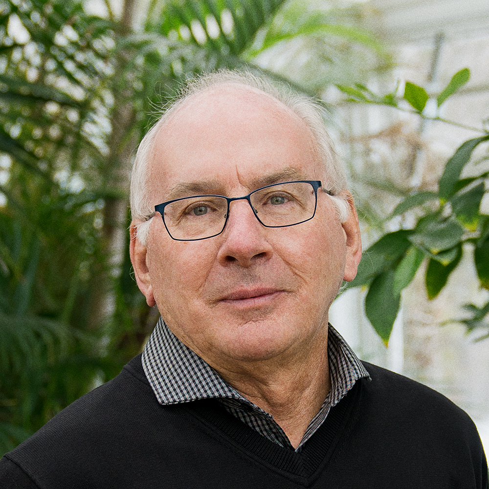 Dr. Paul Hebert