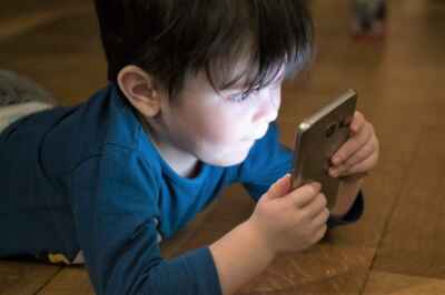 Higher Parental Stress Linked to Low Screen-Time Enforcement, U of G Research Finds