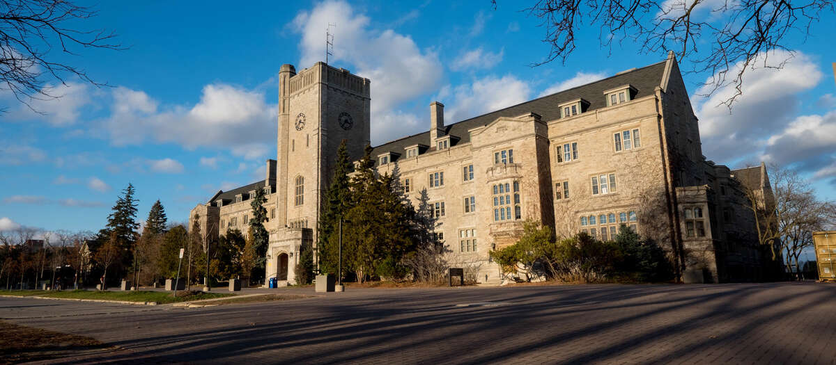 A morning view of Johnston Hall on the U of G campus