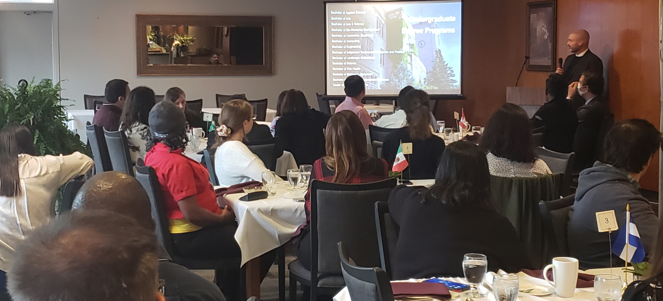 Dr. Stuart McCook, Assistant Vice-President International, sharing information about U of G to ELAP delegation members from 7 countries across Latin America and the Caribbean.